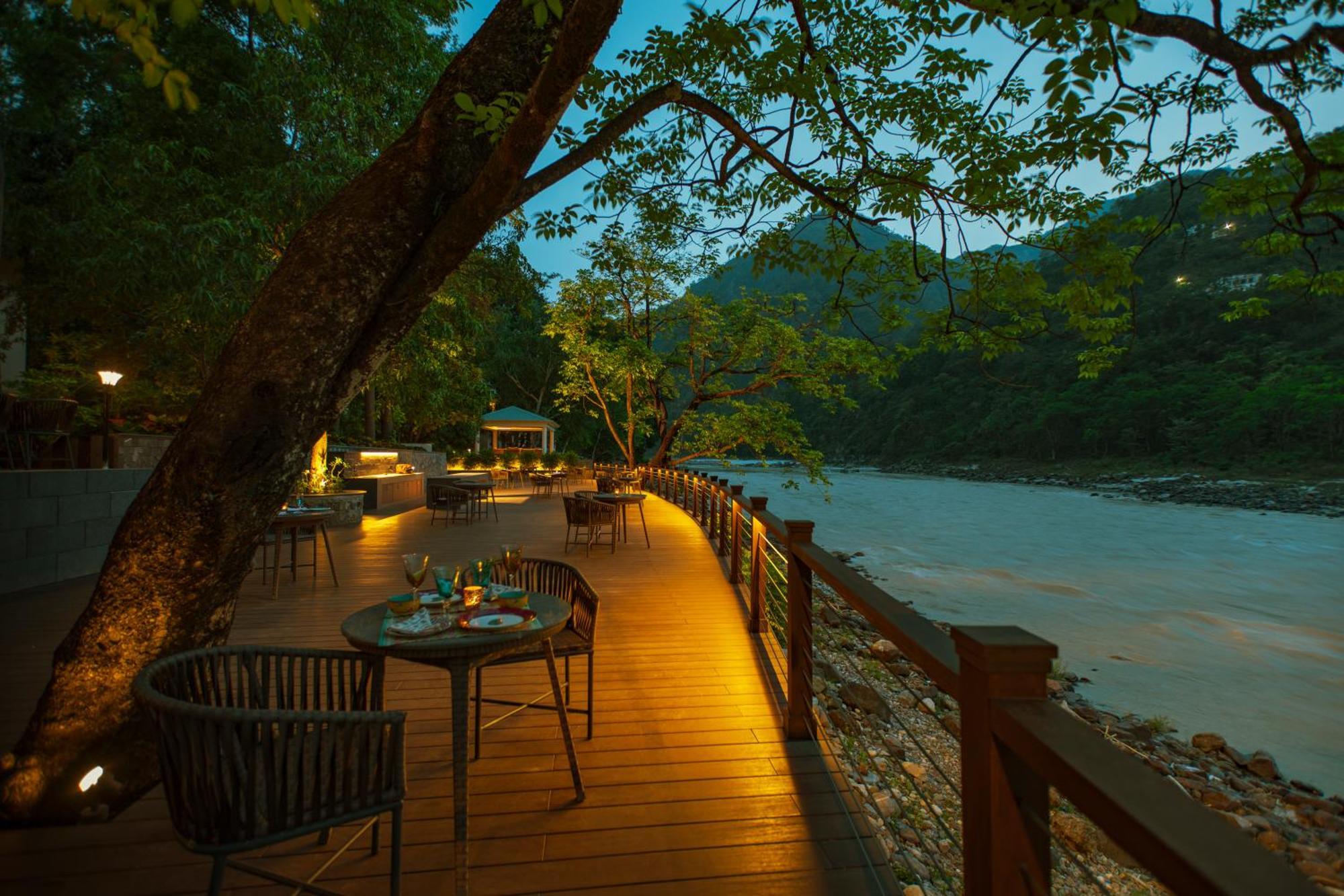 Отель Anand Kashi By The Ganges Rishikesh - Ihcl Seleqtions Sirasu Экстерьер фото