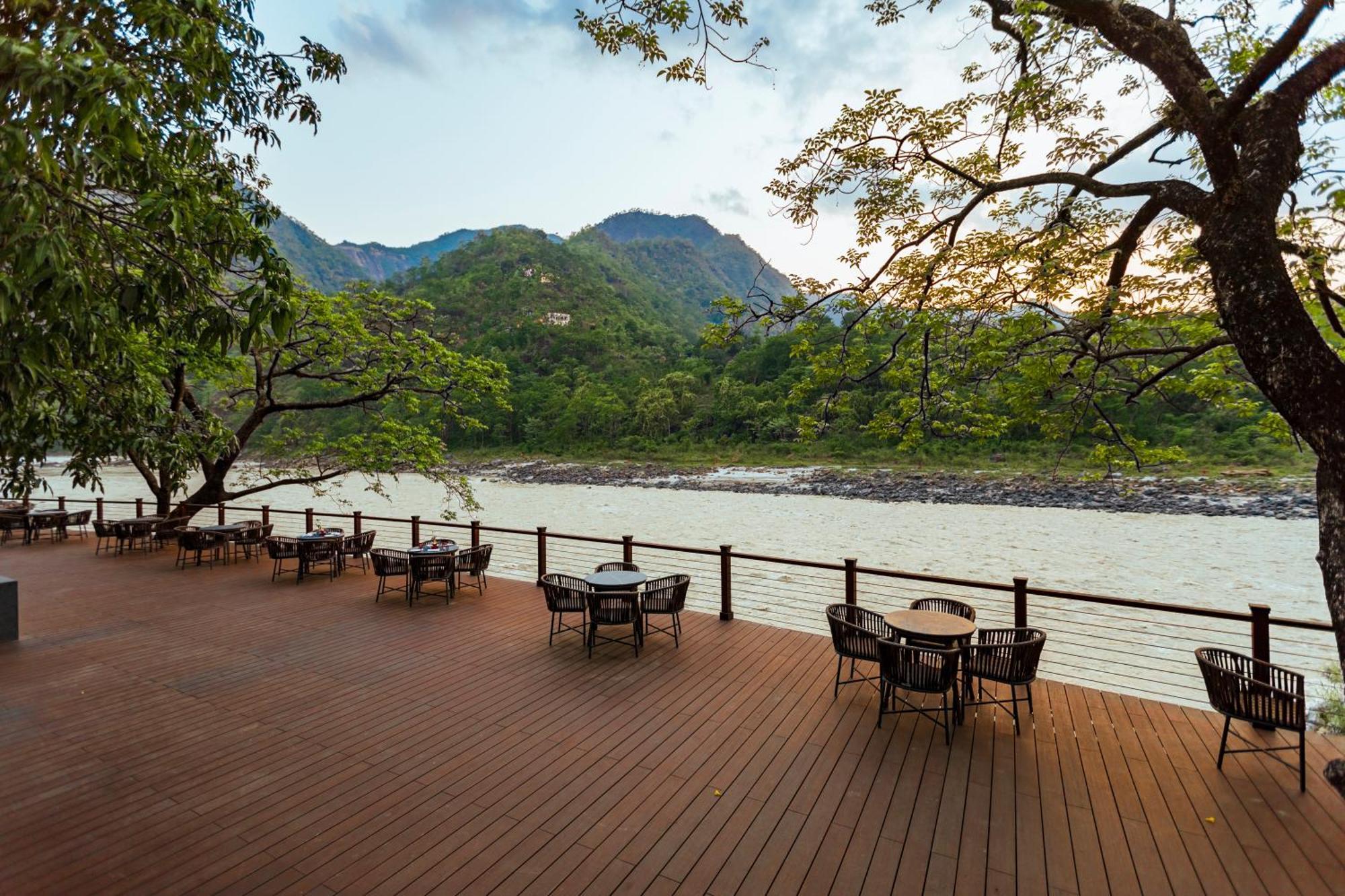 Отель Anand Kashi By The Ganges Rishikesh - Ihcl Seleqtions Sirasu Экстерьер фото