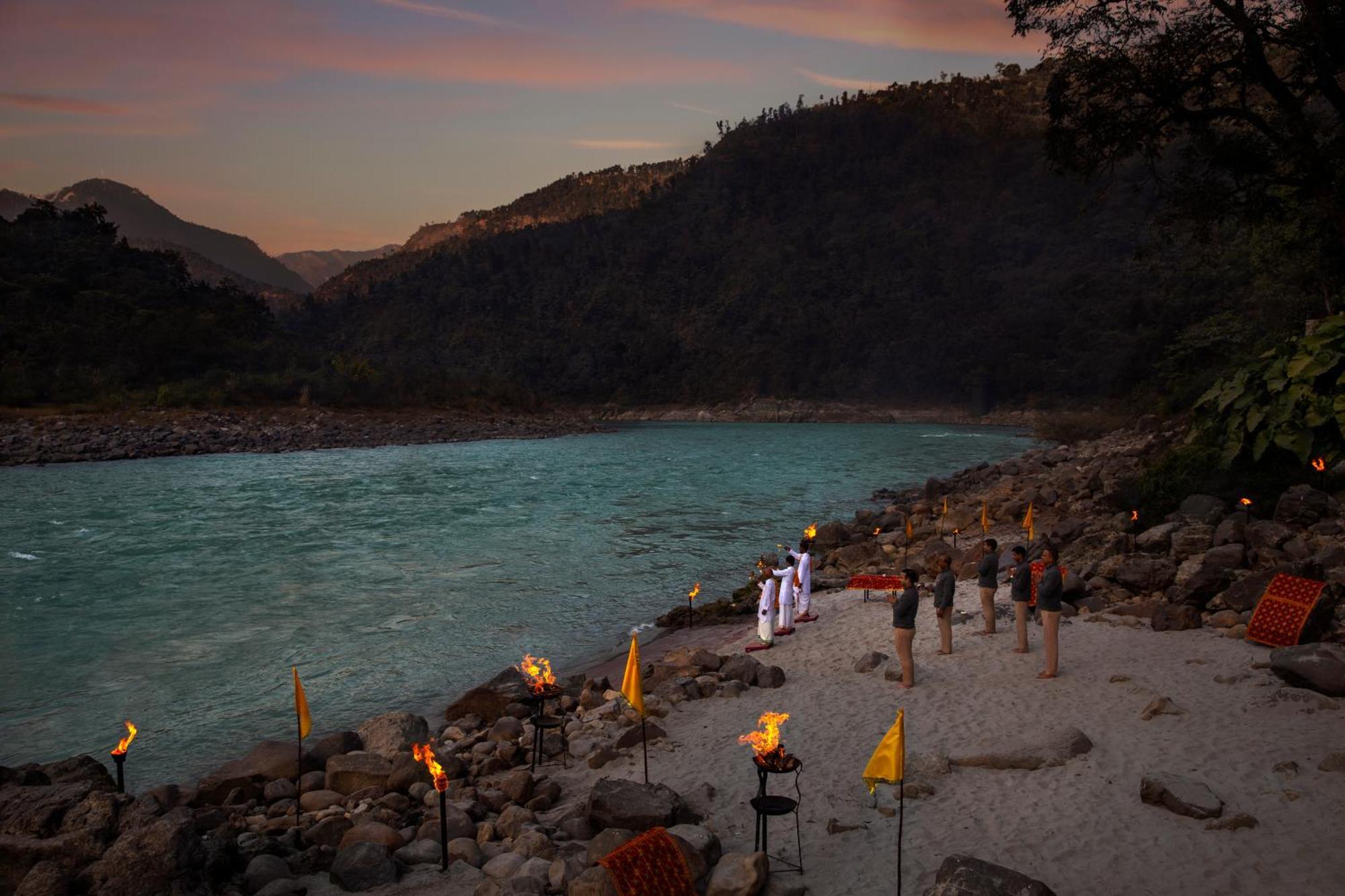 Отель Anand Kashi By The Ganges Rishikesh - Ihcl Seleqtions Sirasu Экстерьер фото